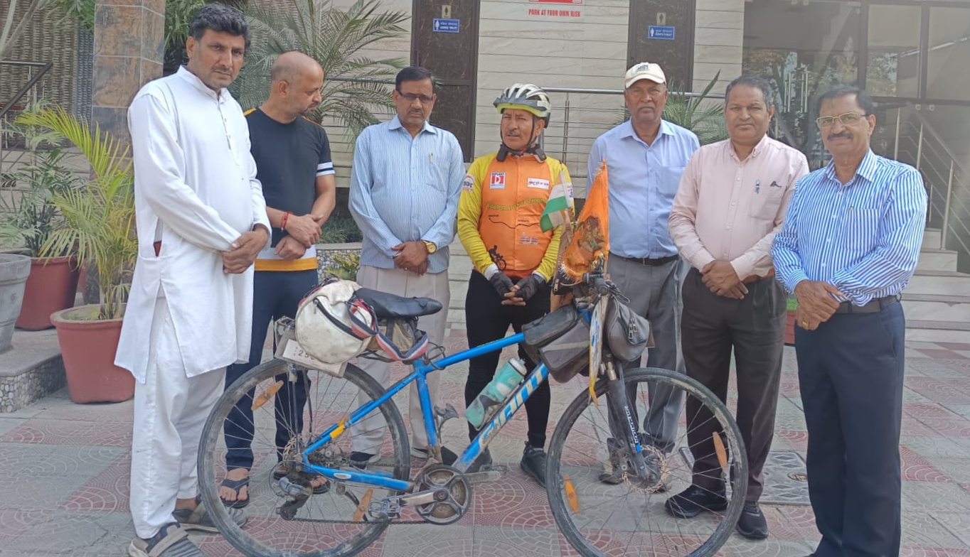 आदर्श सोशल वेलफेयर सोसायटी पंजाब ने गढ़शंकर पहुंचने पर रूपेश बाली का किया स्वागत